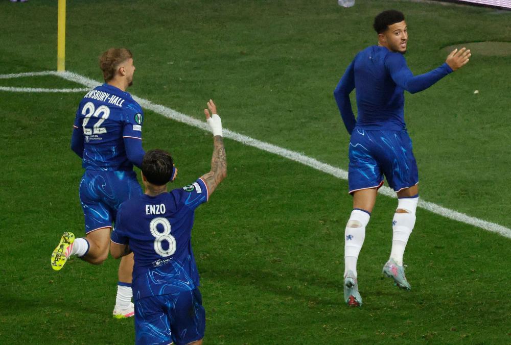 WTT总决赛女单1／8决赛，陈幸同4-2战胜队友石洵瑶，晋级8强