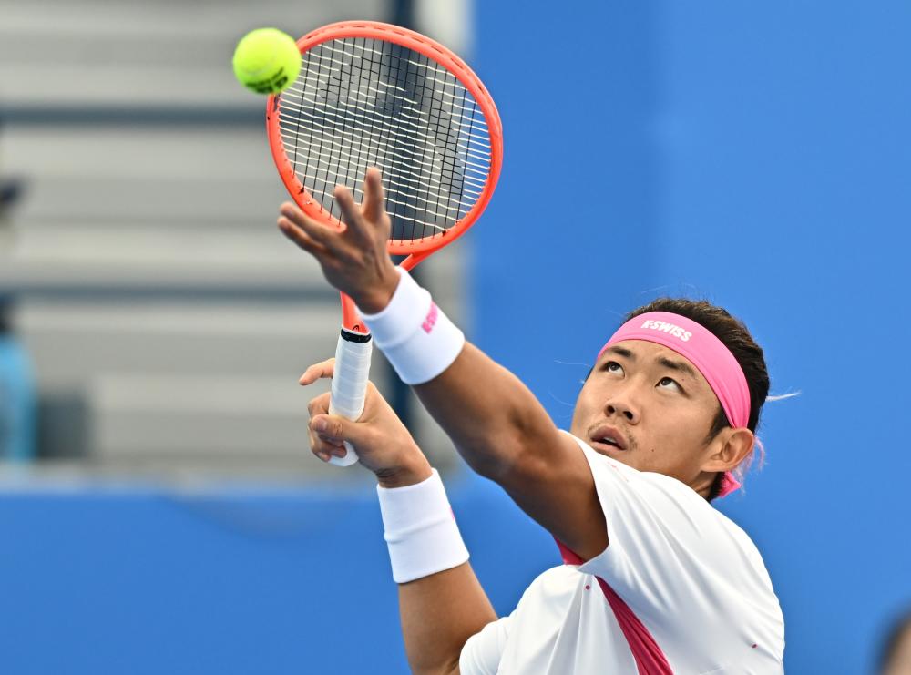 记者：阿芳和伊藤洋辉预计12月复出，穆西亚拉则需要更长时间